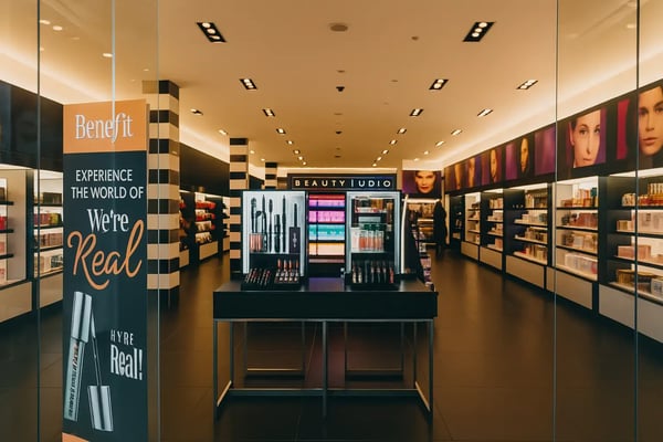 retail cleaning cosmetic store (1)