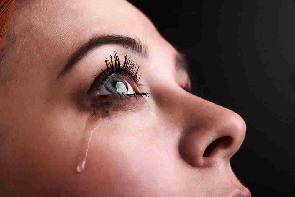 How to Help Co-Workers Cope with Grief: 7 Key Tips