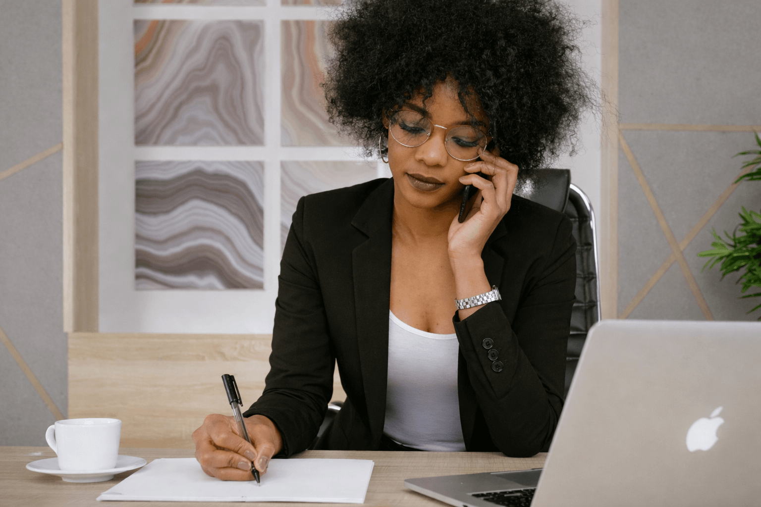 Handling Special Requests and Emergencies: What to Expect from Your Cleaning Company